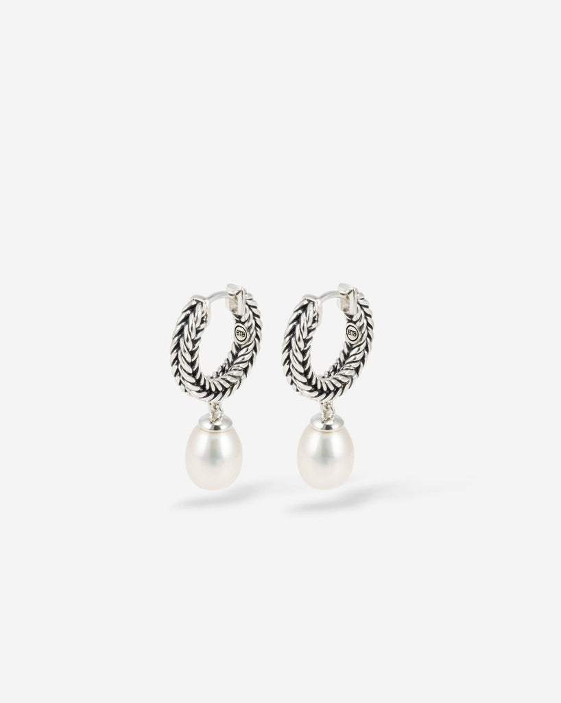Buddha to Buddha Oorbellen 409 Barbara Hoops Parel Zilver