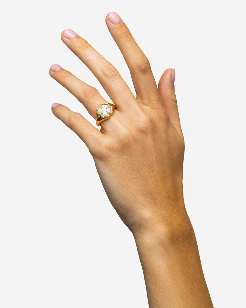 Katja Klaver Zegelring Mother of Pearl Verguld 178GV